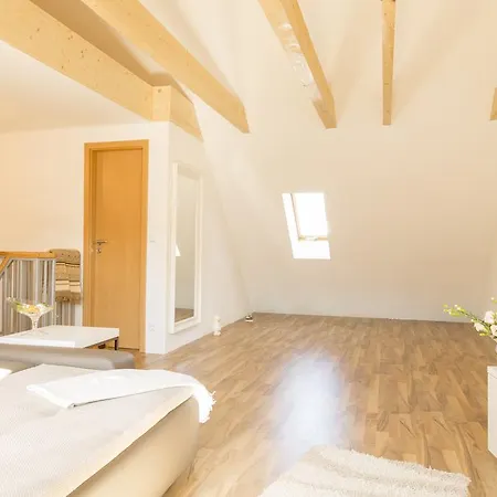Deutsche Messe - Private & - Agency Homestay