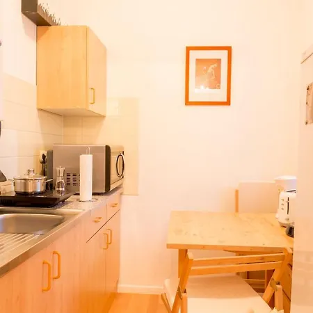 Homestay Deutsche Messe - Private & - Agency *